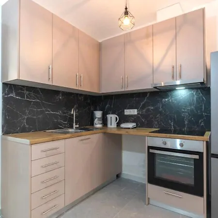 Modern & Comfort In Metaksourgeio 1 Apartment