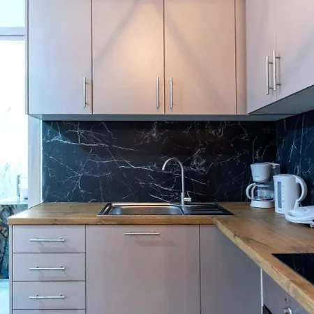 Apartment Modern & Comfort In Metaksourgeio 1 Athens