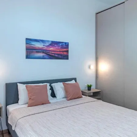 Apartment Modern & Comfort In Metaksourgeio 1